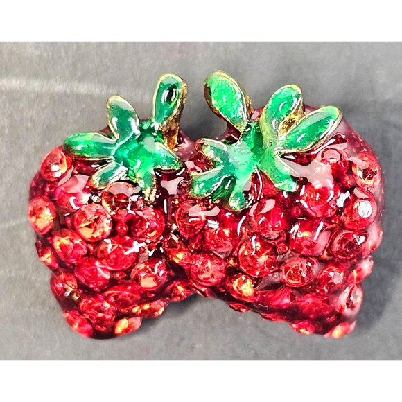 Vintage Red Enamel Strawberry Brooch With Green Leaves Lapel Scarf Pin - Picture 2 of 10
